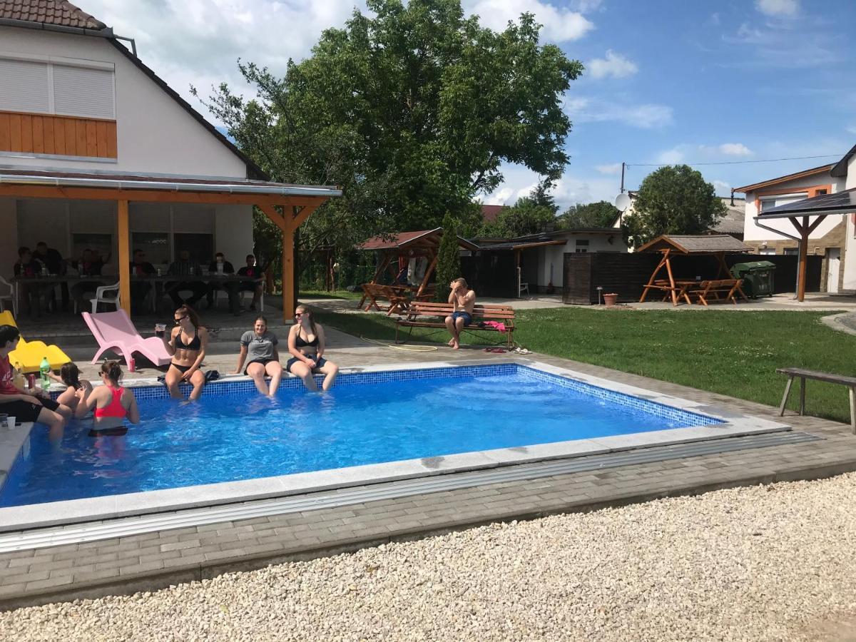 Nice Big House Balatonfenyves Exterior photo