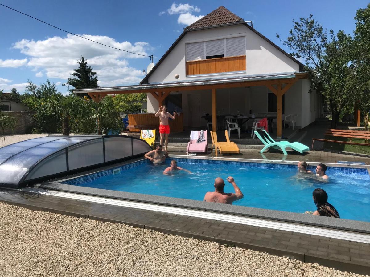 Nice Big House Balatonfenyves Exterior photo